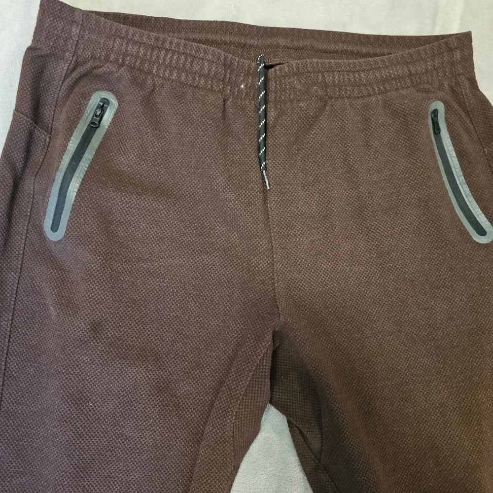 Old‎ Navy XL Men's Active Wear Textured Joggers Brown/Maroon
